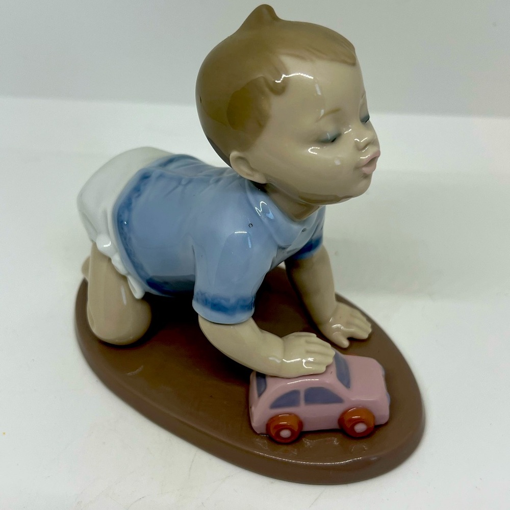 Authentic vintage Llardo “Ready to Roll” #6429G